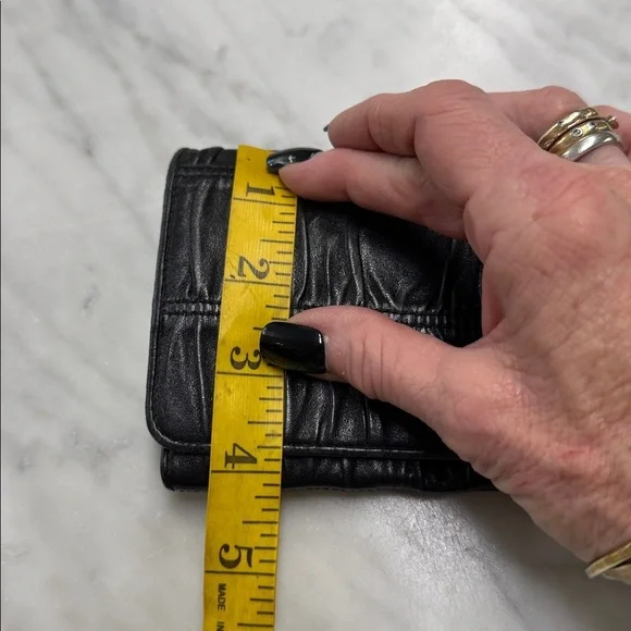 Prada Black Leather Gaurfre Pleat Wallet - Picture 13 of 14